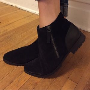 Excellent condition Paul Green black booties